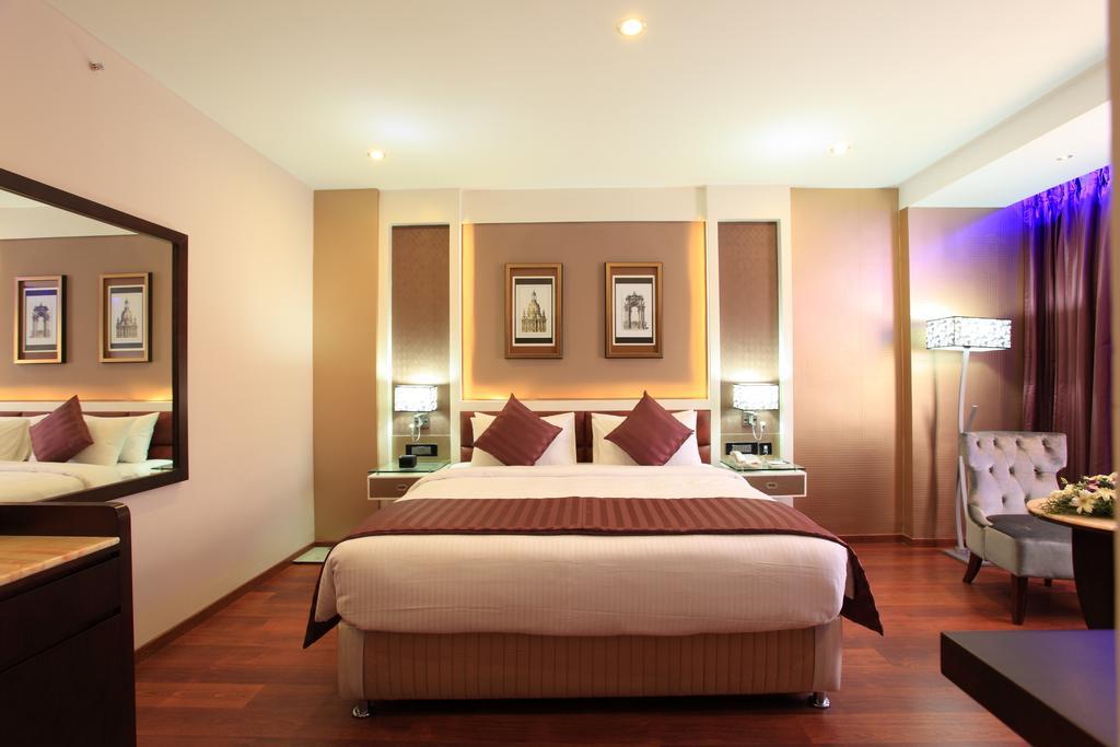 The Pgs Vedanta Hotel Kochi Room photo